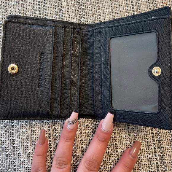 Michael Kors small pocket case wallet - Picture 3 of 4